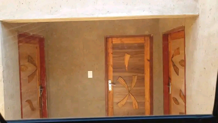 Room with outside toilet and shower and built  in Protea Glen