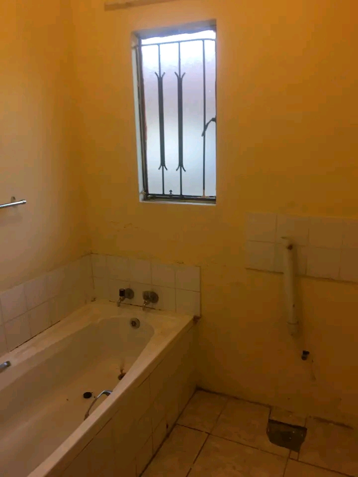 3 bedroom stand alone house available immedia  in Allandale