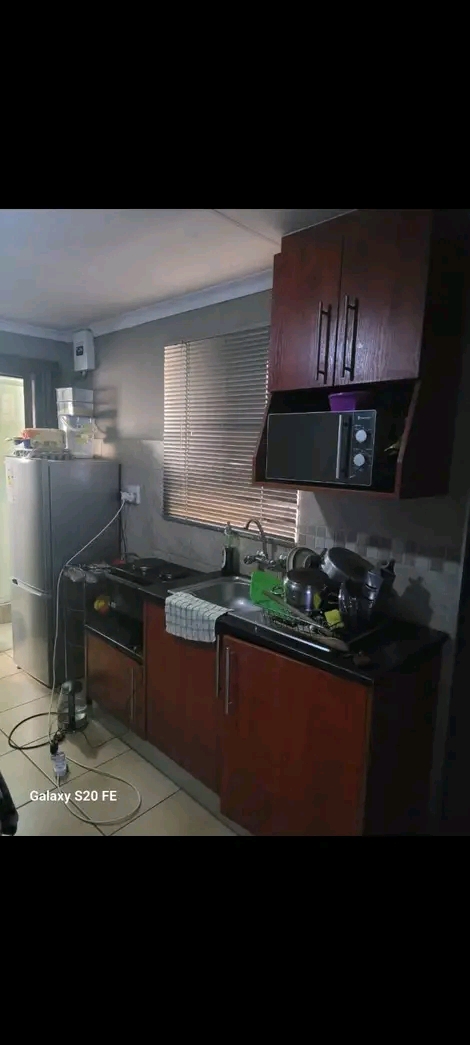 Bachelor room r3000, at ext 34, to be availab  in Clayville