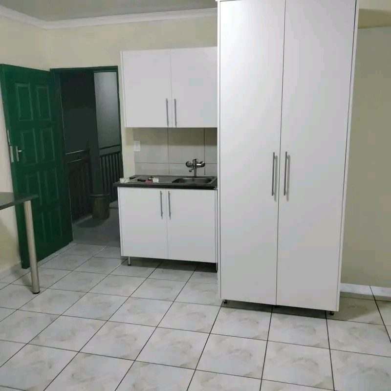 Cottage available from 1 march at ext 7 saraj  in Cosmo City