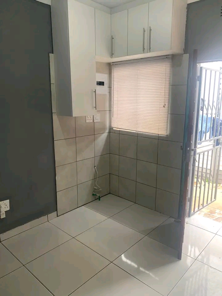 1 bedroom cottage r3 500 available for occupa  in Turffontein