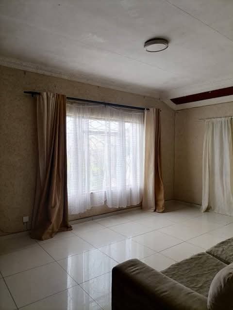 To rent in ext 5. 
3 bedrooms with bics.
1   in Ennerdale