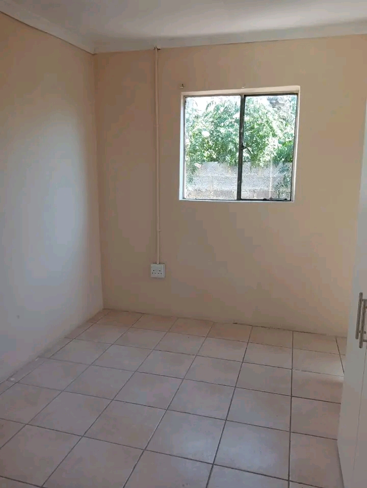 R2700 rooms to hire at townsview / oakdene jo  in Townsview
