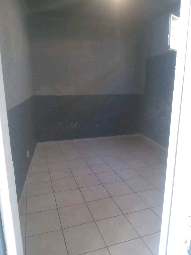 2 bedroom cottage to let available now in val  in Townsview