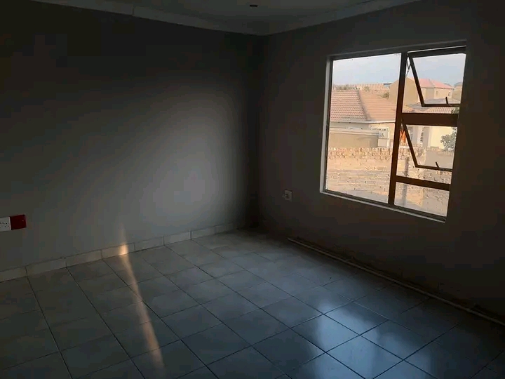 1 bedroom cottage available from 1st april fo  in Cosmo City