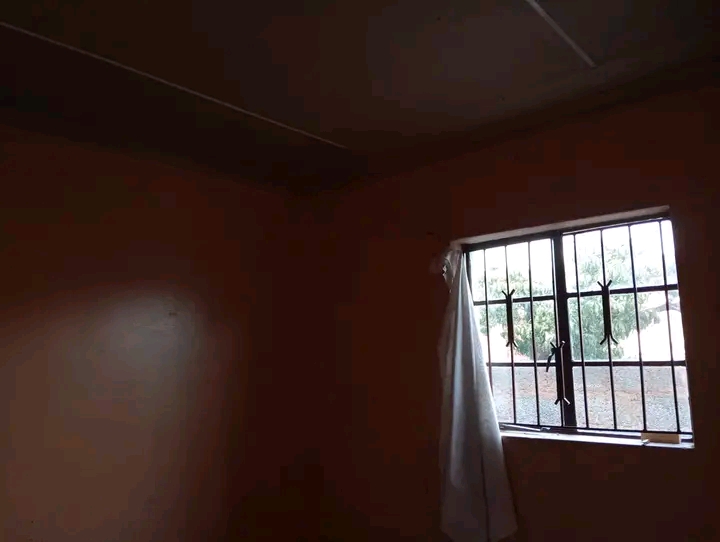 Standard room available at  tsoaing street ex  in Chiawelo
