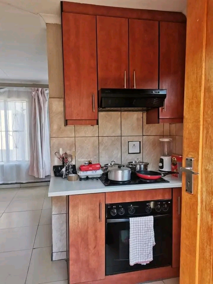 House available to rent at ext 6 nombhela dri  in Vosloorus