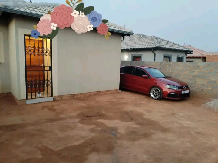 3 bedroom house available for rental 7300 inc  in Clayville