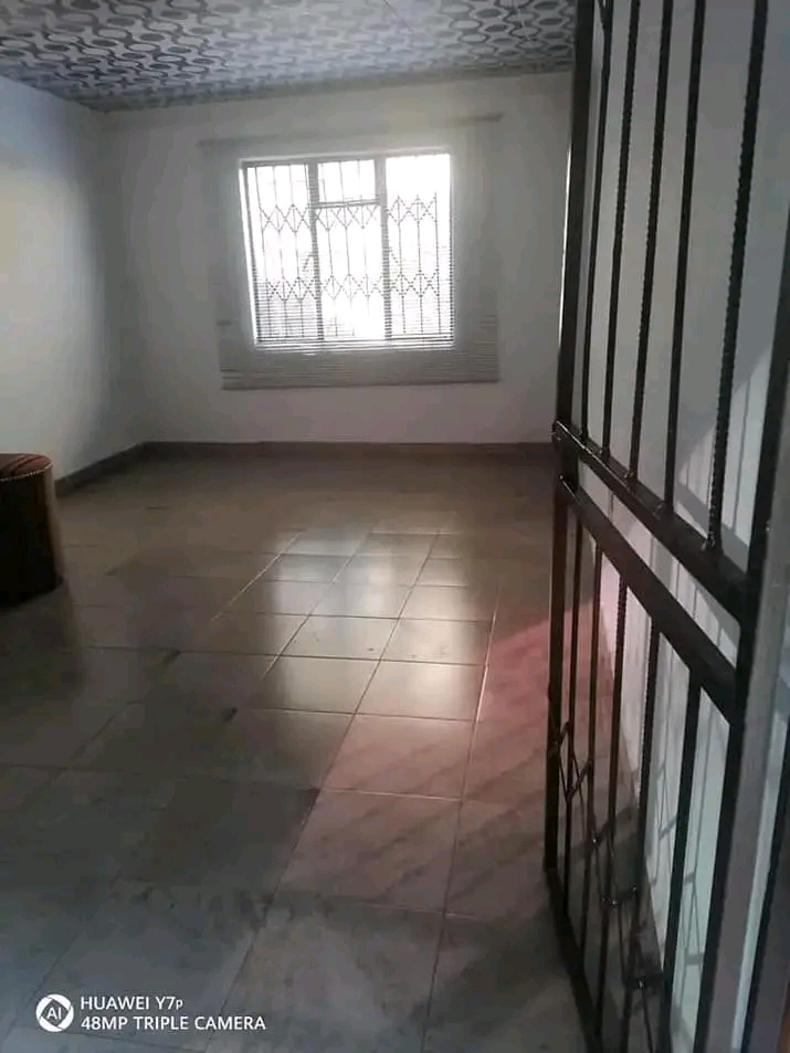 I have an open plan 1room for renting availab  in Lenasia