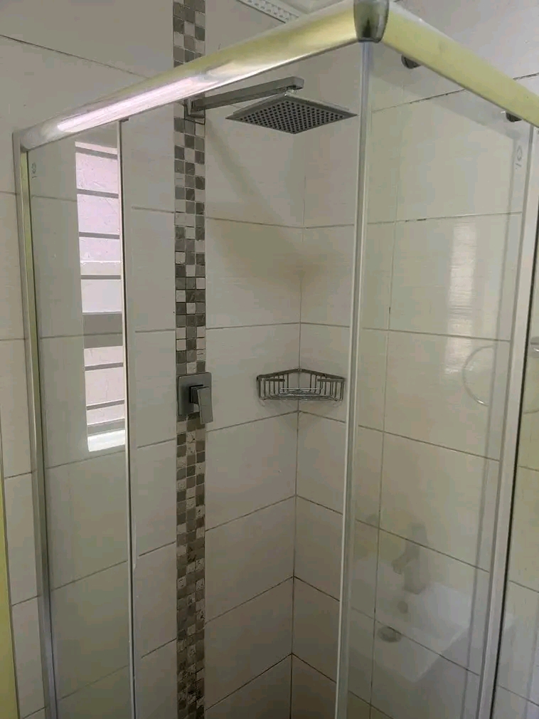 Bachelor available for rental r4200
all incl  in Cosmo City