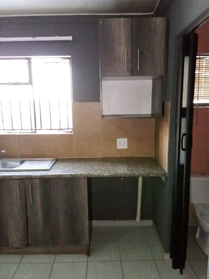 A small bachelor pad in ext 6 is available fo  in Cosmo City