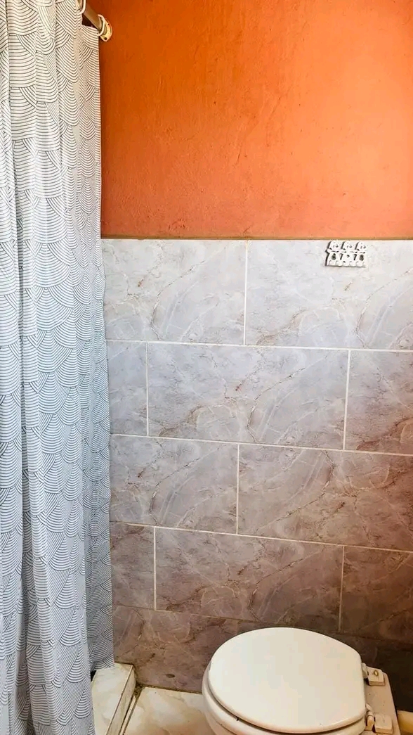 Cottage available for r2200 in ext2,no parkin  in Cosmo City