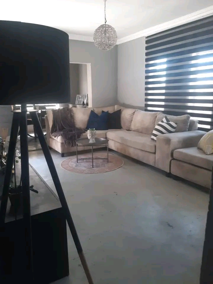 2 bedroom house available in ex1 with:
fitte  in Rabie ridge