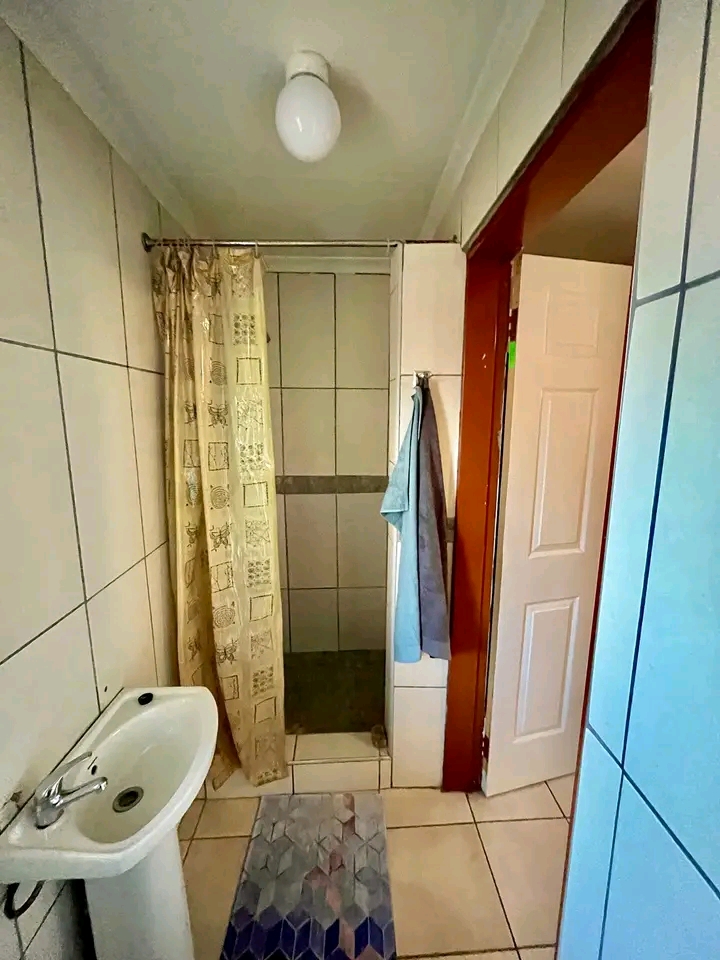 Beautiful and very big fully furnished bachel  in Midrand
