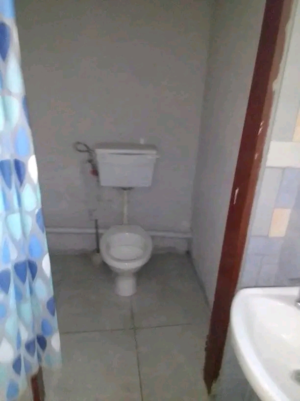 1 bedroom cottage available in ext 4 
parkin  in Ebony Park