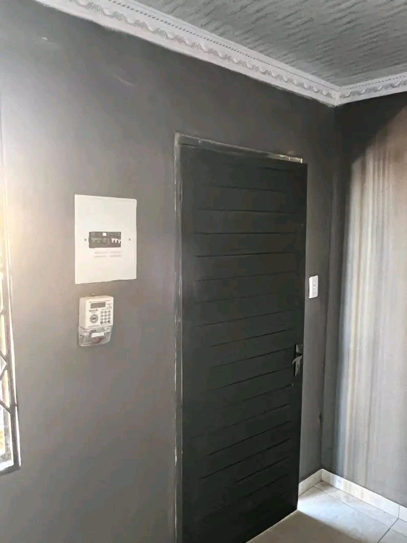 Ext 3 bachelor  room for rental for r3000pm
  in Riverlea