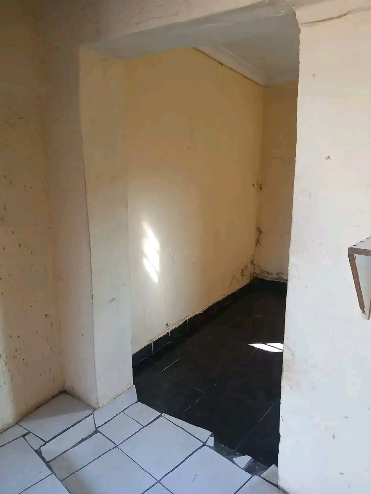 2 open rooms available in diepkloof zone 2 re  in Diepkloof