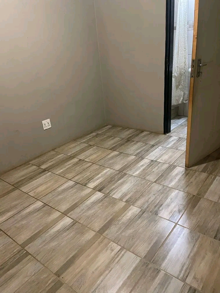 Room available r2000 extension 4 for more inf  in Mamelodi