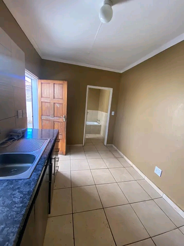One fitted  bedroom  cottage, comes with  fit  in Birch Acres