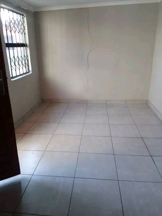 1 bedroom cottage available in ext 4 
parkin  in Ebony Park