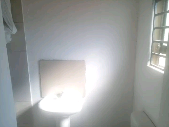 Bachelor to rent in ext 11 next to basa acade  in Protea Glen