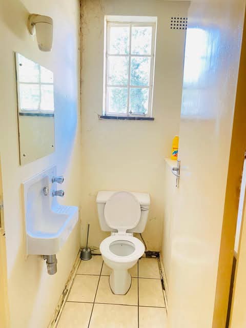 Beautiful 1 bedroom cottage separate dining a  in Randburg