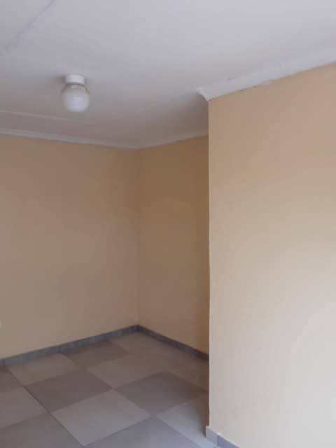 🌟 bachelor room for rent in ponong 🌟
  in Vosloorus