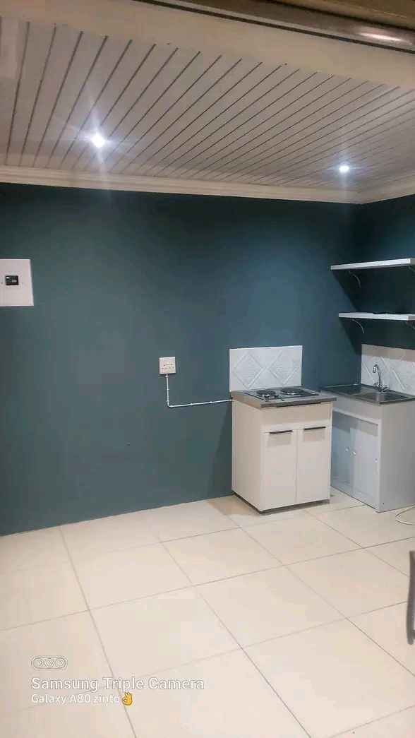 1 bedroom apartment available for rental at e  in Protea Glen