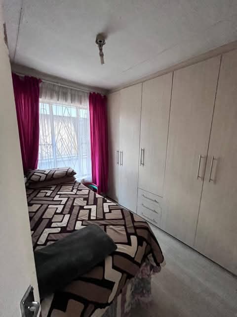 3 bedroom house with fitted kitchenette with   in Rabie ridge