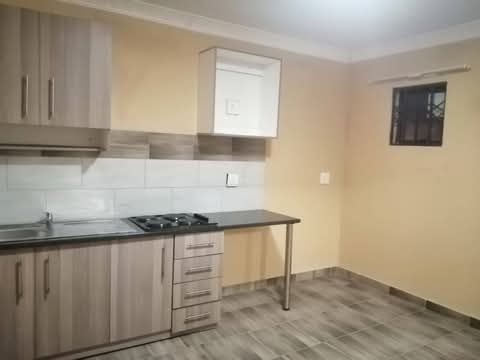 Rental next to mall
1 bedroom cottage 
r440  in Birch Acres