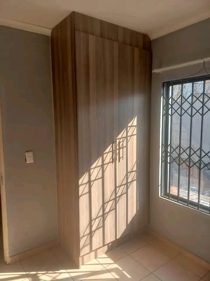 1 bedroom cottage to rent for r3500
deposit   in Norkem Park