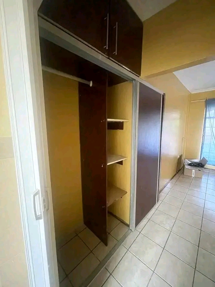 One bedroom cottage 🏠
r3600 rental 💰
  in Birch Acres
