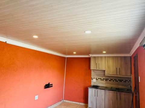 Bachelor available from the 1st of march. ext  in Vosloorus
