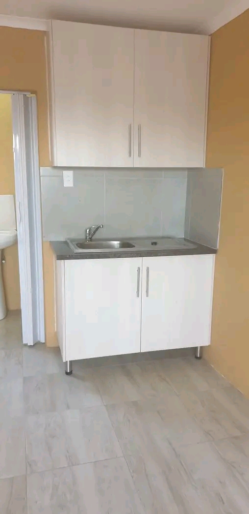 Cottage available for rent in ext 29.

* ow  in Protea Glen