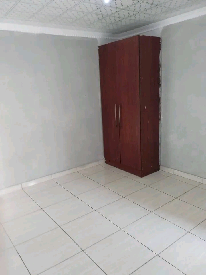 Room to rent location: near the birch acres m  in Birch Acres