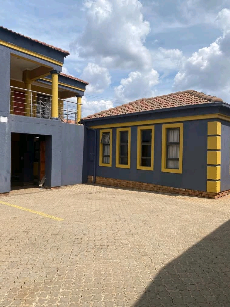 🏡 bachelor available immediately – ext 3  in Clayville