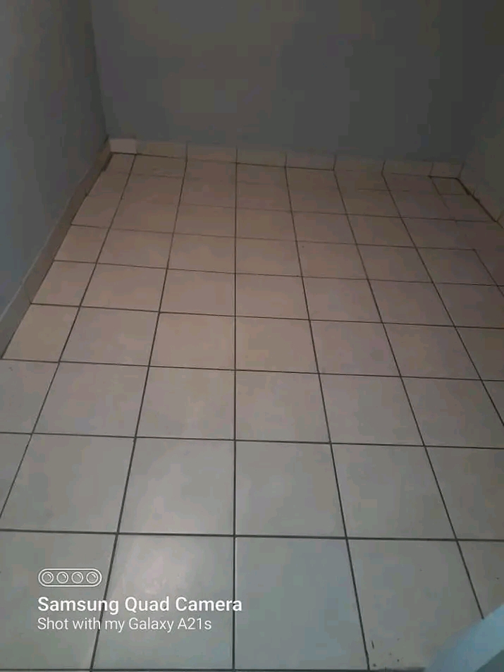 1 bedroom cottage available immediately at 8t  in La Rochelle