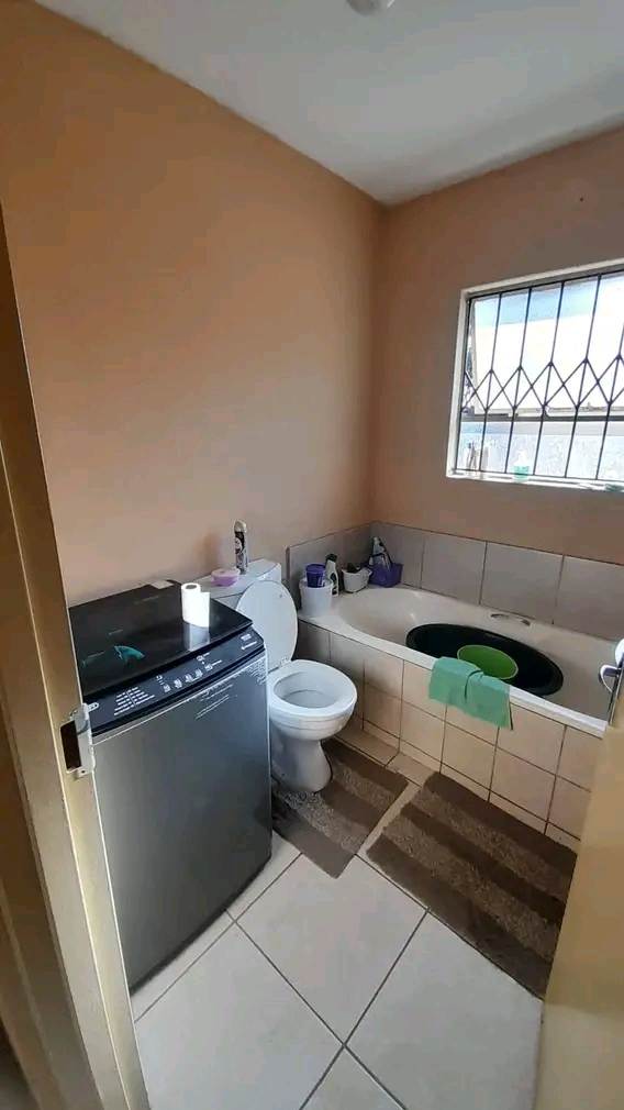 2 bedroomed house available in ext3 available  in Cosmo City