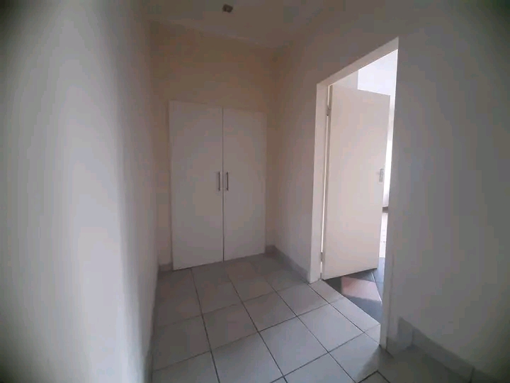 2 bedroom granny flat with open plan kitchen,  in Kempton Park