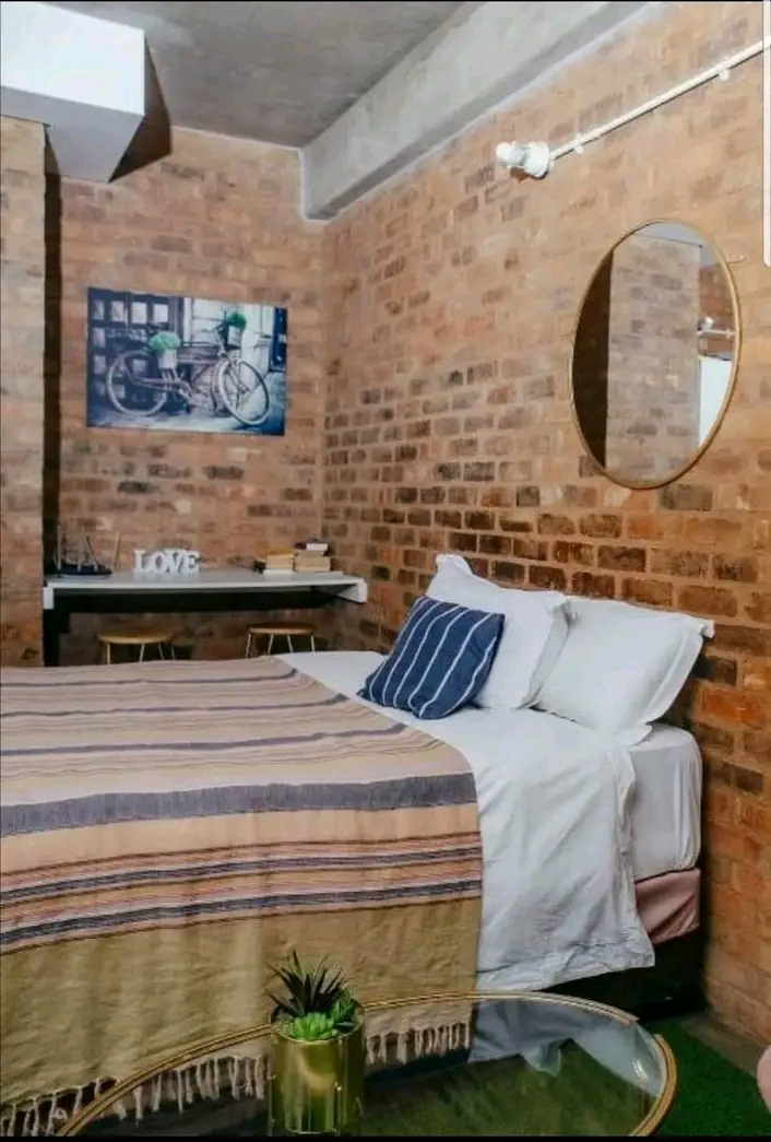 Adress 260 main street,
craftsmanship apartm  in Maboneng