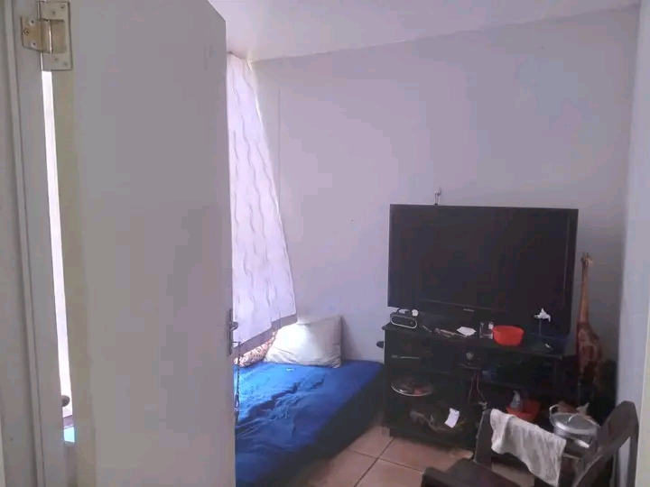 Two medium rooms available for rental, r2000   in Sunnyside
