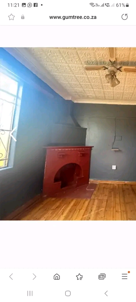 Description
one room with shared toilet and   in Bezuidenhout Valley