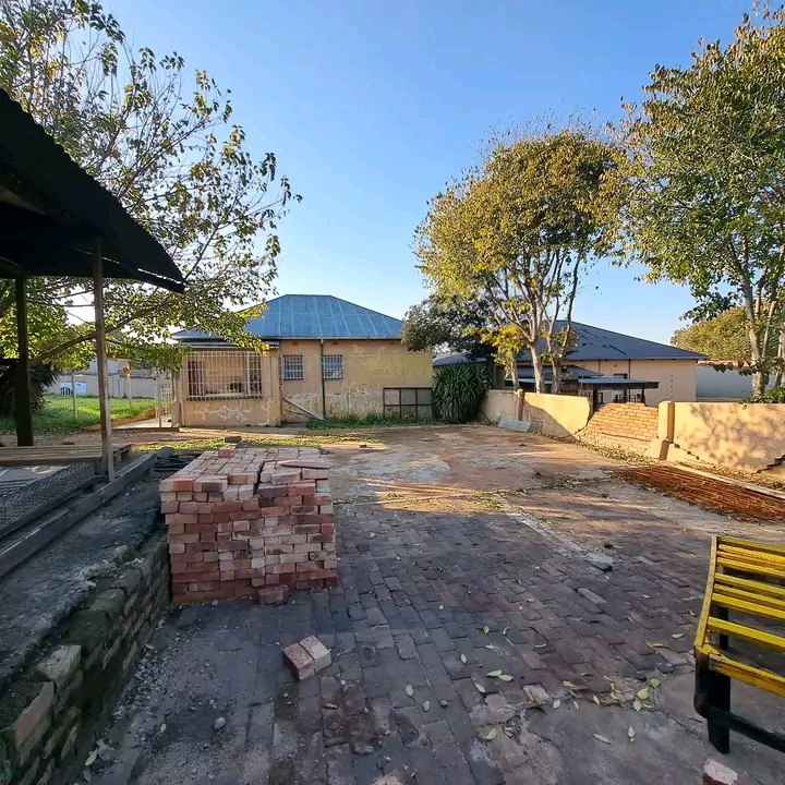 To let: 3 bedroom house in north
available i  in Alberton