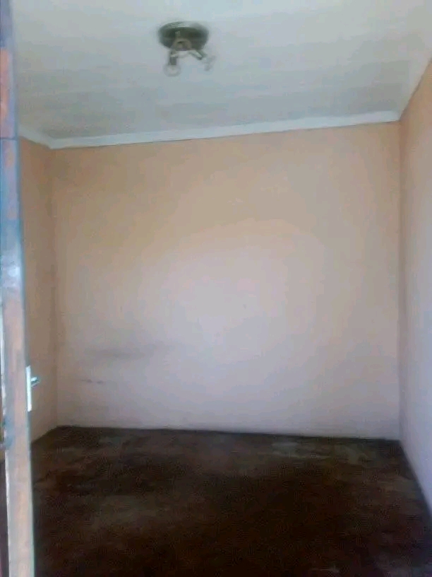 Room available at motsu x5, includes metered   in Tembisa