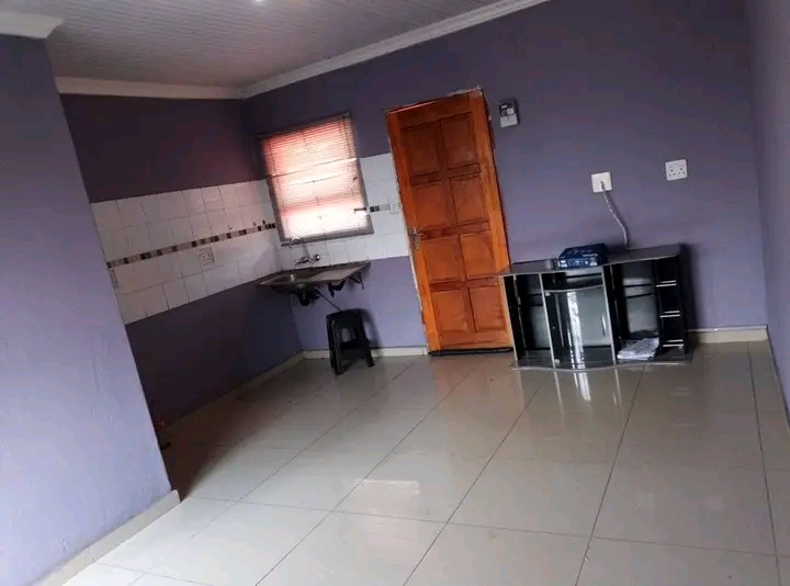 Spacious en-suite bachelor unit
kitchen
pre  in Orlando East