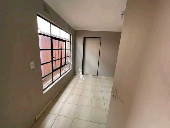 Separate bedroom cottage with ,bathroom with   in Rabie ridge