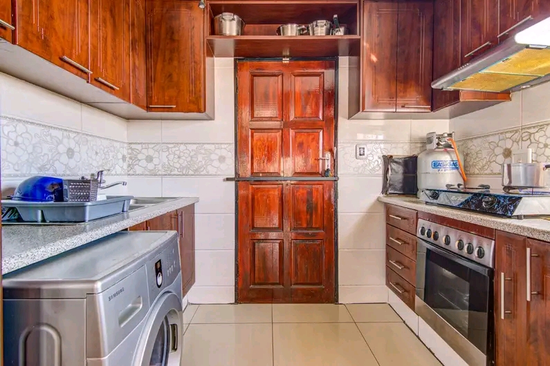 3 bedroom house for rental all bedrooms are f  in Birch Acres