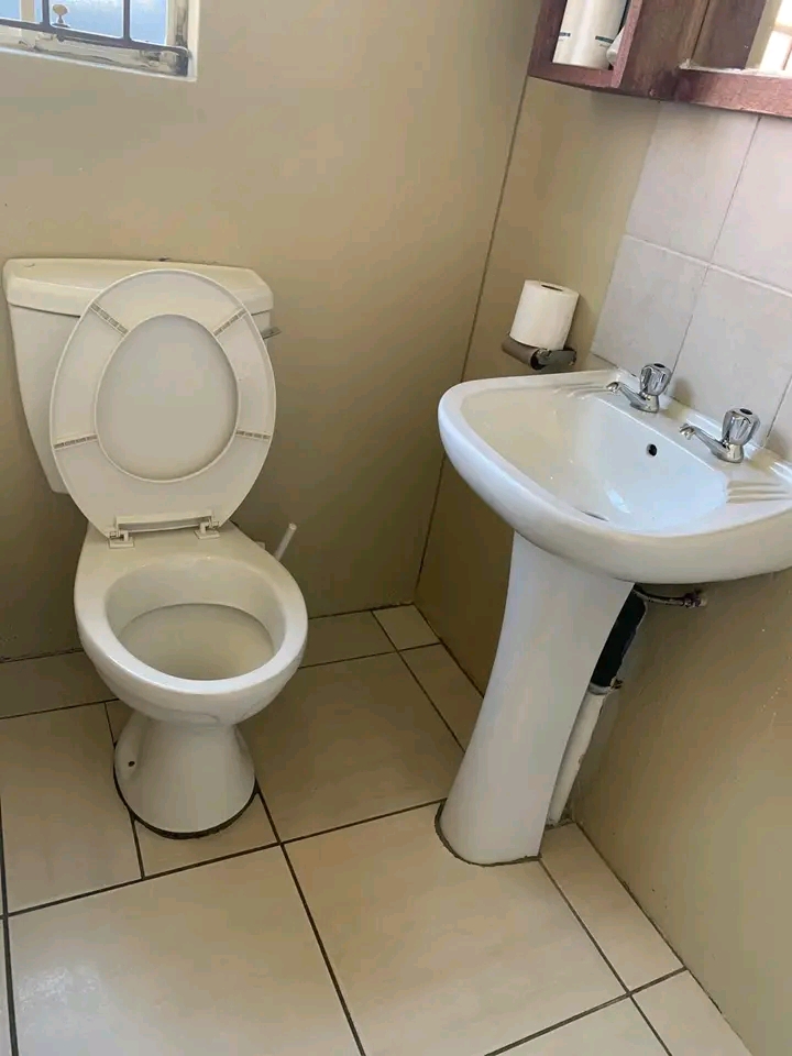 2 bed room to rent in ext 8 available from 28  in Cosmo City