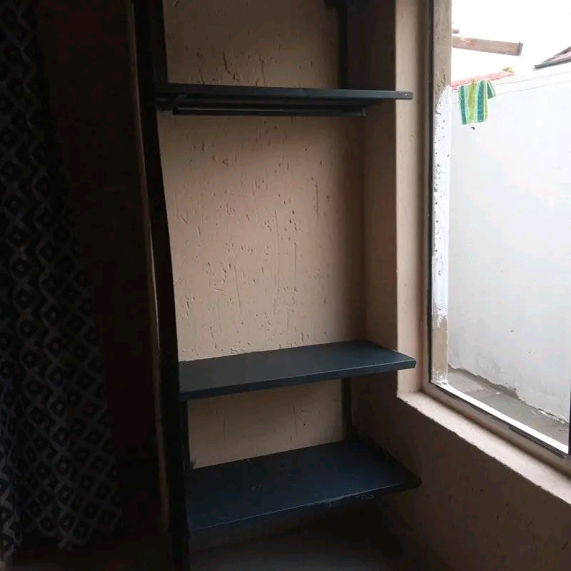 Ensuites to rent from 2500
*electricity nd w  in Protea Glen