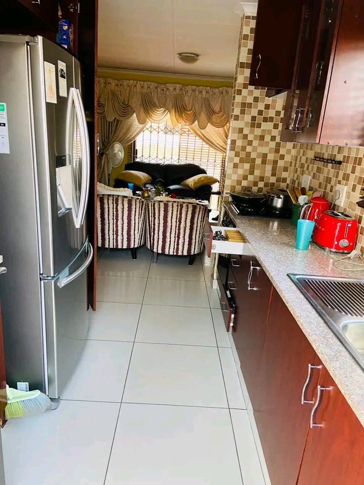 2 bedroom 2 bathroom available for rent
2 be  in Dawn Park